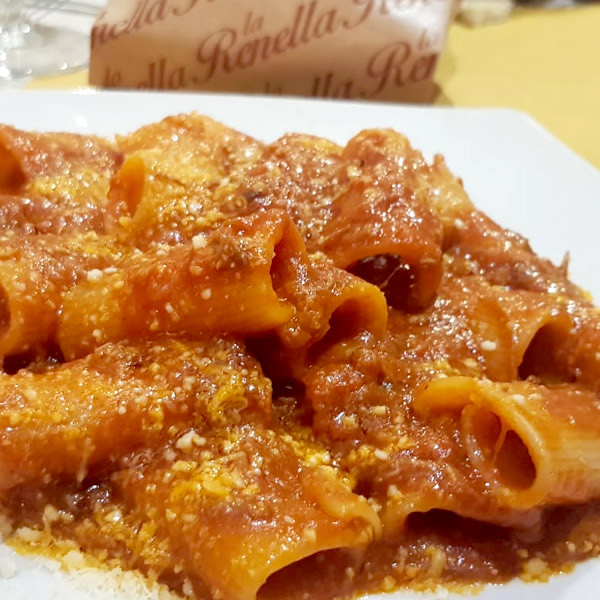 Rigatoni al sugo di coda